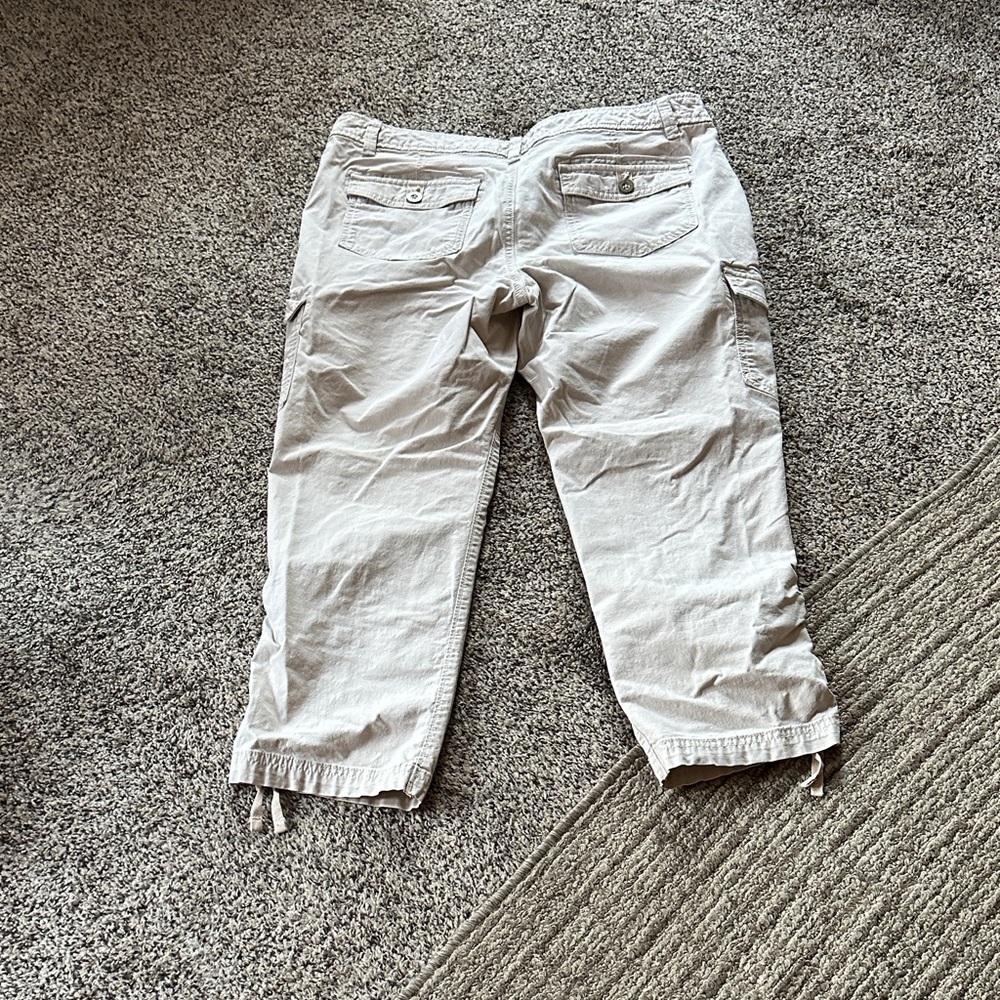 Eddie Bauer Casual Cargo Capri Pants Size 12 - Picture 3 of 6